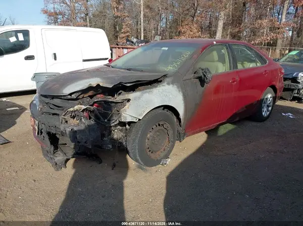 4T1BF1FK8HU650135 2017 TOYOTA CAMRY - Image 2