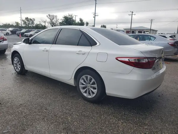 4T1BF1FK8HU650507 2017 TOYOTA CAMRY - Image 2