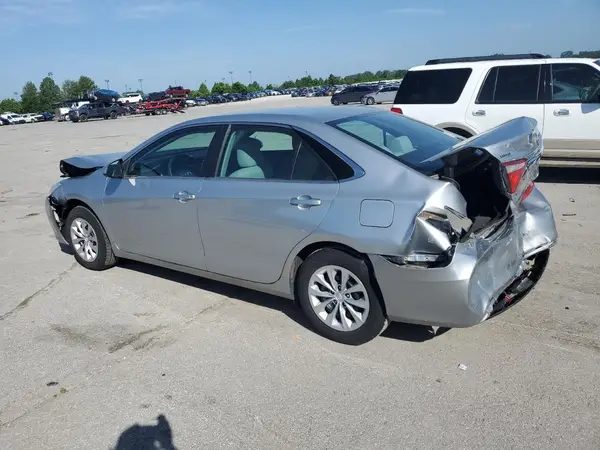 4T1BF1FK8HU650877 2017 TOYOTA CAMRY - Image 2