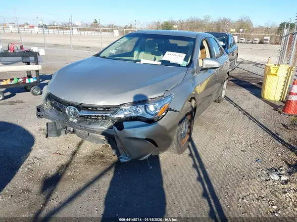 4T1BF1FK8HU650913 2017 TOYOTA CAMRY - Image 2