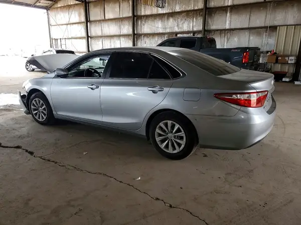 4T1BF1FK8HU652032 2017 TOYOTA CAMRY - Image 2