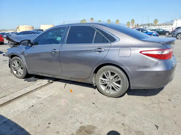 4T1BF1FK8HU657084 2017 TOYOTA CAMRY - Image 2