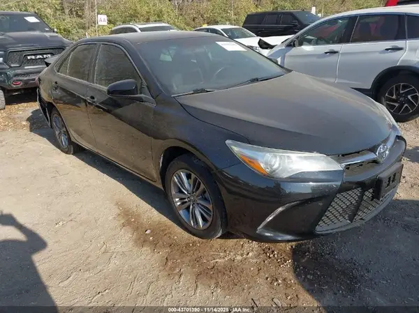4T1BF1FK8HU664326 2017 TOYOTA CAMRY - Image 1