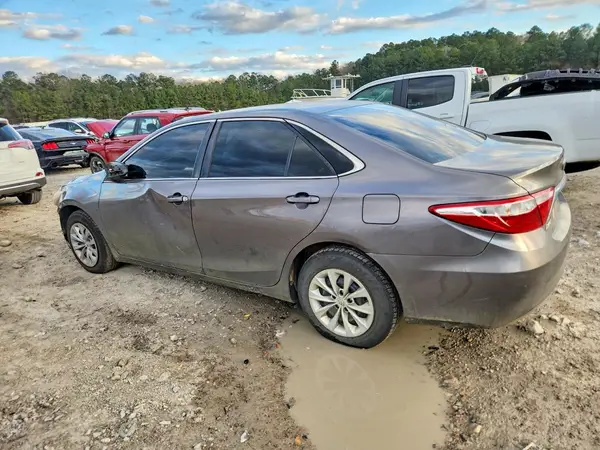 4T1BF1FK8HU666786 2017 TOYOTA CAMRY - Image 2