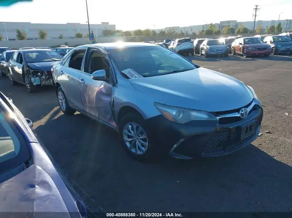 4T1BF1FK8HU667954 2017 TOYOTA CAMRY - Image 1