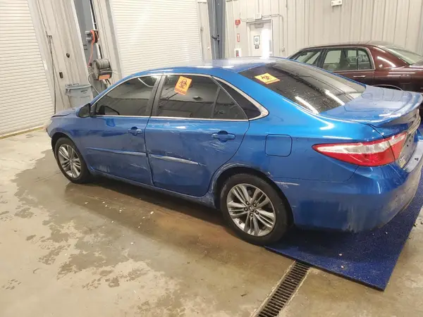 4T1BF1FK8HU669915 2017 TOYOTA CAMRY - Image 2