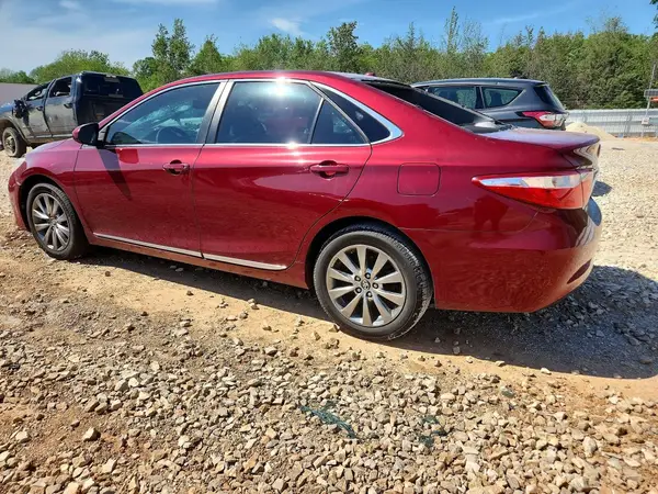 4T1BF1FK8HU670014 2017 TOYOTA CAMRY - Image 2