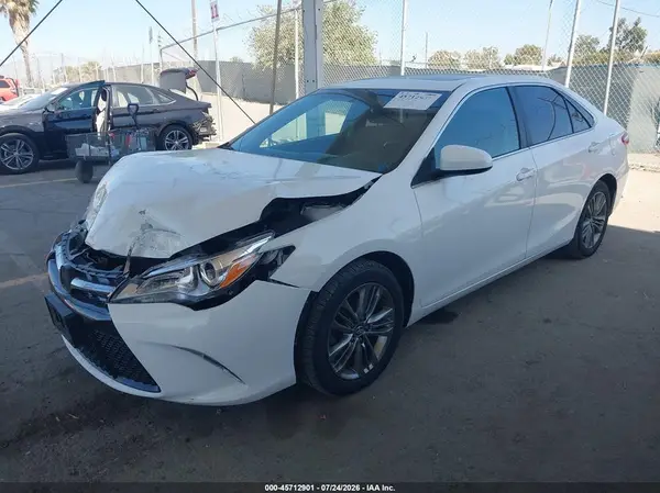 4T1BF1FK8HU670403 2017 TOYOTA CAMRY - Image 2