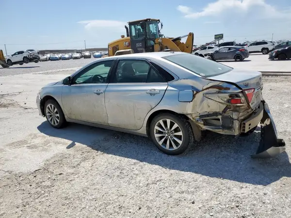 4T1BF1FK8HU670580 2017 TOYOTA CAMRY - Image 2