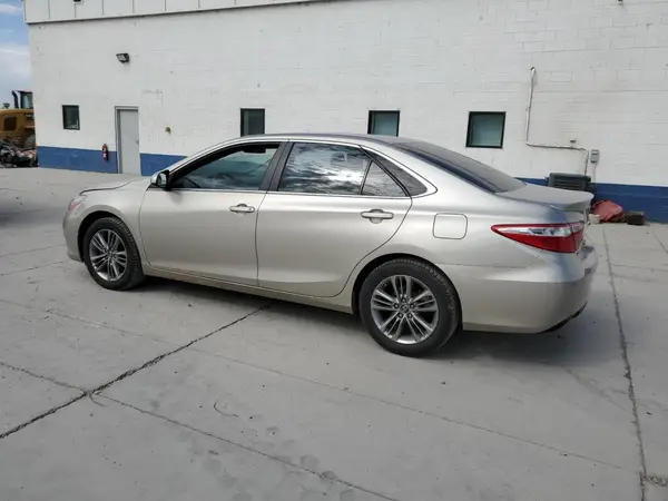 4T1BF1FK8HU671681 2017 TOYOTA CAMRY - Image 2