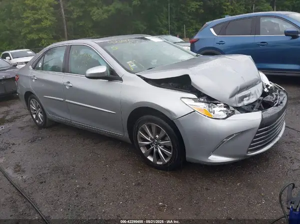 4T1BF1FK8HU672233 2017 TOYOTA CAMRY - Image 1