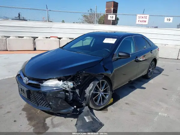 4T1BF1FK8HU674970 2017 TOYOTA CAMRY - Image 2