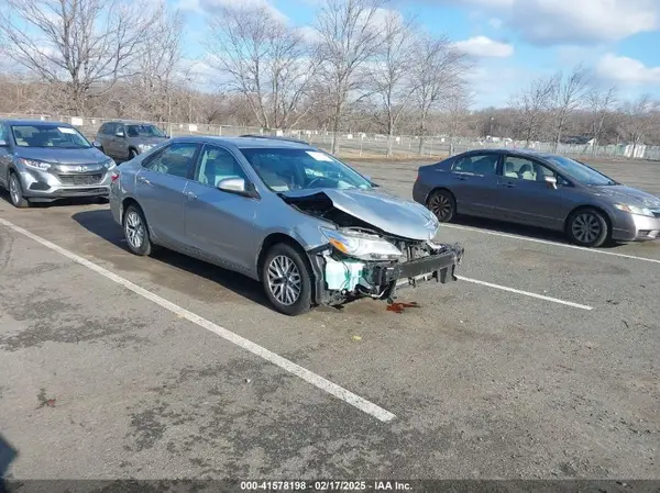 4T1BF1FK8HU675469 2017 TOYOTA CAMRY - Image 1