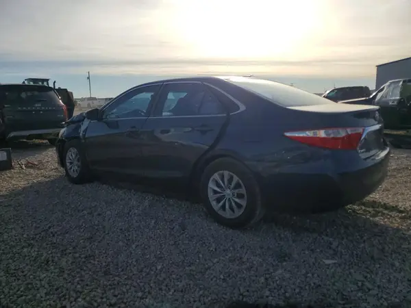 4T1BF1FK8HU676640 2017 TOYOTA CAMRY - Image 2