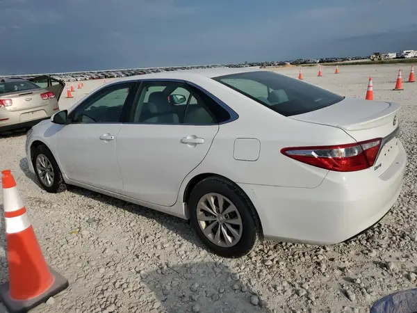 4T1BF1FK8HU677044 2017 TOYOTA CAMRY - Image 2