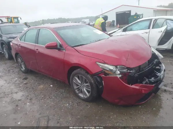 4T1BF1FK8HU680011 2017 TOYOTA CAMRY - Image 1