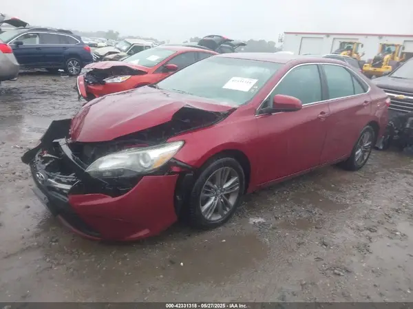 4T1BF1FK8HU680011 2017 TOYOTA CAMRY - Image 2