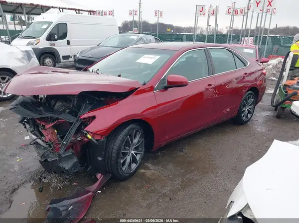 4T1BF1FK8HU682275 2017 TOYOTA CAMRY - Image 2