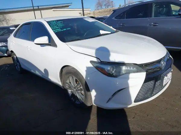4T1BF1FK8HU682406 2017 TOYOTA CAMRY - Image 1