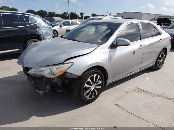 4T1BF1FK8HU686715 2017 TOYOTA CAMRY - Image 2