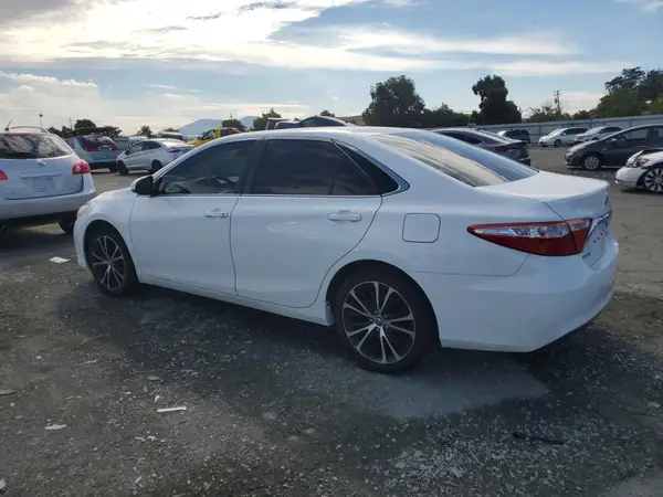 4T1BF1FK8HU691137 2017 TOYOTA CAMRY - Image 2