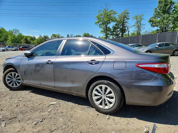 4T1BF1FK8HU694071 2017 TOYOTA CAMRY - Image 2