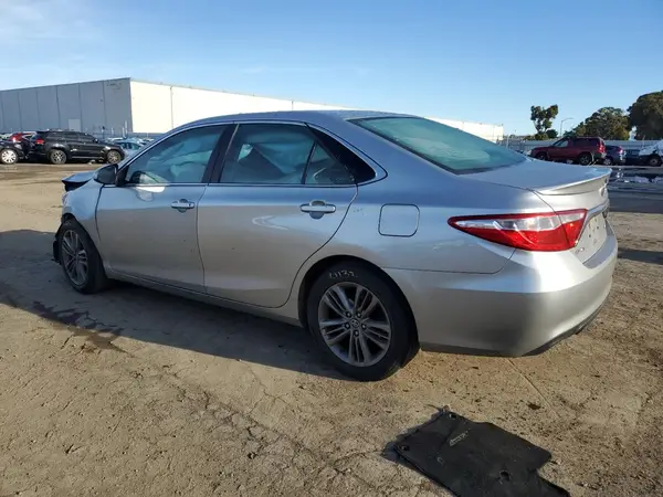 4T1BF1FK8HU695043 2017 TOYOTA CAMRY - Image 2