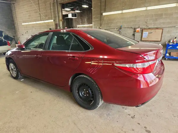 4T1BF1FK8HU698329 2017 TOYOTA CAMRY - Image 2