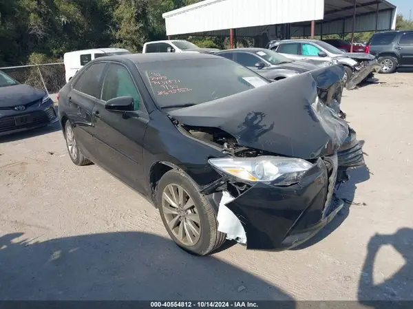 4T1BF1FK8HU698802 2017 TOYOTA CAMRY - Image 1