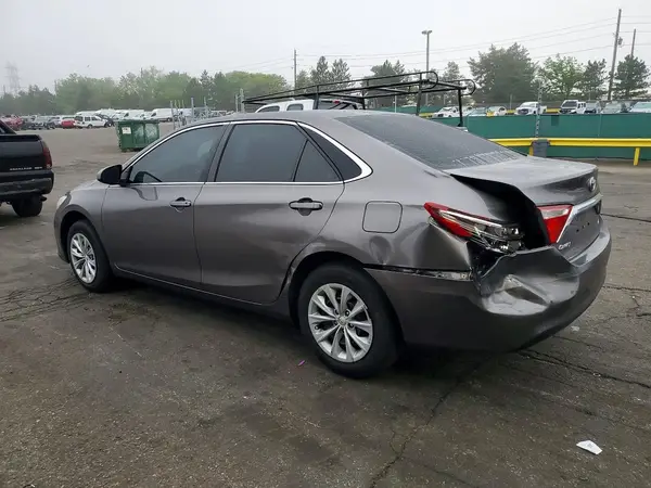 4T1BF1FK8HU699979 2017 TOYOTA CAMRY - Image 2