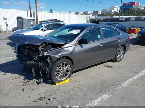 4T1BF1FK8HU700645 2017 TOYOTA CAMRY - Image 2