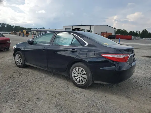 4T1BF1FK8HU708213 2017 TOYOTA CAMRY - Image 2