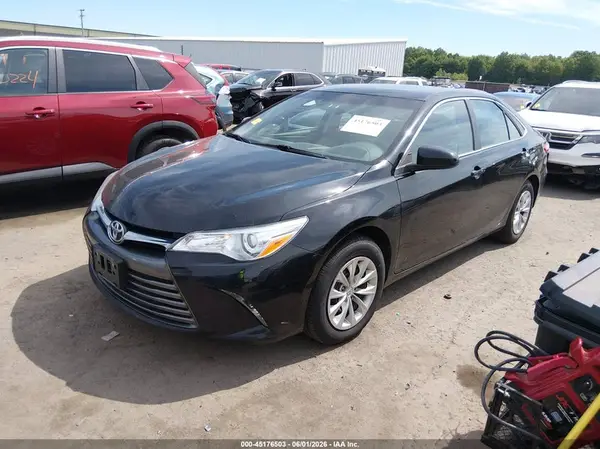 4T1BF1FK8HU709653 2017 TOYOTA CAMRY - Image 2