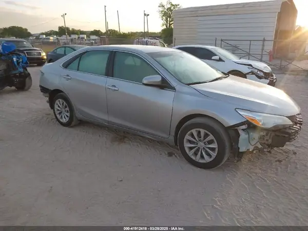 4T1BF1FK8HU711127 2017 TOYOTA CAMRY - Image 1