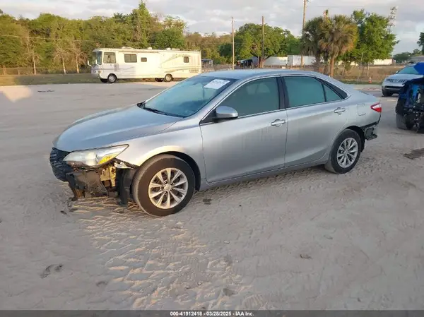 4T1BF1FK8HU711127 2017 TOYOTA CAMRY - Image 2