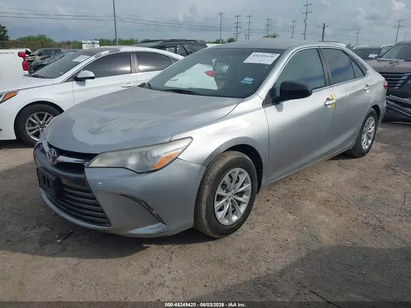 4T1BF1FK8HU715887 2017 TOYOTA CAMRY - Image 2