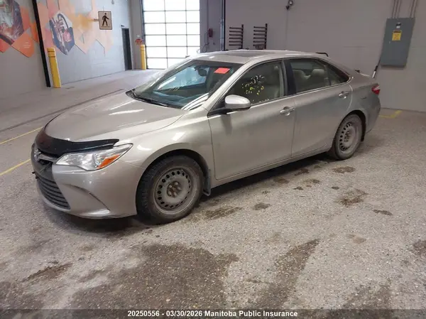 4T1BF1FK8HU716070 2017 TOYOTA CAMRY - Image 2