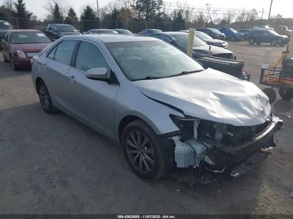 4T1BF1FK8HU717610 2017 TOYOTA CAMRY - Image 1