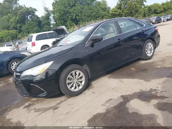 4T1BF1FK8HU718384 2017 TOYOTA CAMRY - Image 2