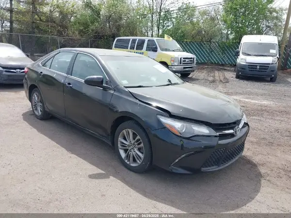 4T1BF1FK8HU718479 2017 TOYOTA CAMRY - Image 1