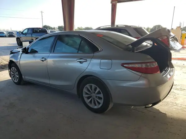 4T1BF1FK8HU718580 2017 TOYOTA CAMRY - Image 2