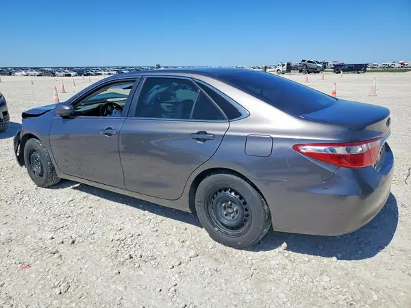 4T1BF1FK8HU719583 2017 TOYOTA CAMRY - Image 2