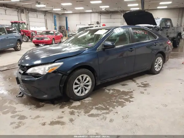 4T1BF1FK8HU719793 2017 TOYOTA CAMRY - Image 2