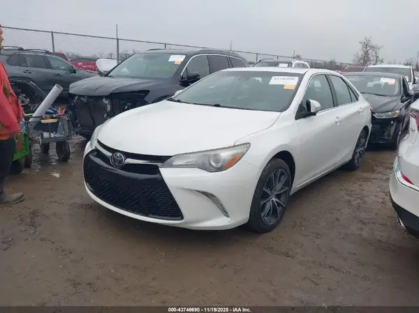 4T1BF1FK8HU720457 2017 TOYOTA CAMRY - Image 2
