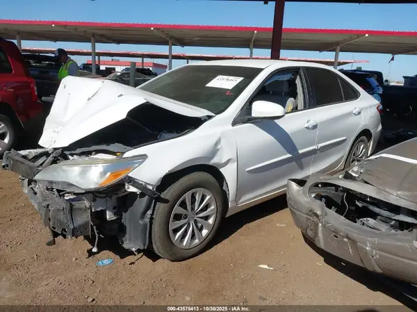 4T1BF1FK8HU721737 2017 TOYOTA CAMRY - Image 2