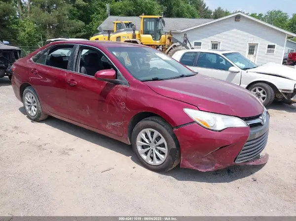 4T1BF1FK8HU724721 2017 TOYOTA CAMRY - Image 1