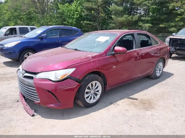 4T1BF1FK8HU724721 2017 TOYOTA CAMRY - Image 2
