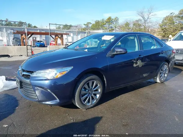 4T1BF1FK8HU724928 2017 TOYOTA CAMRY - Image 2