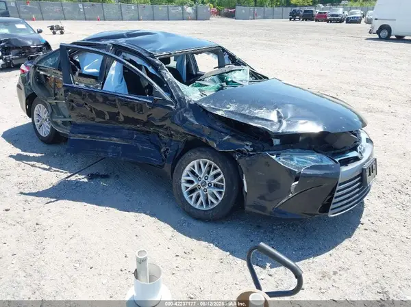 4T1BF1FK8HU725206 2017 TOYOTA CAMRY - Image 1