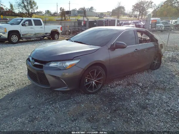 4T1BF1FK8HU725951 2017 TOYOTA CAMRY - Image 2